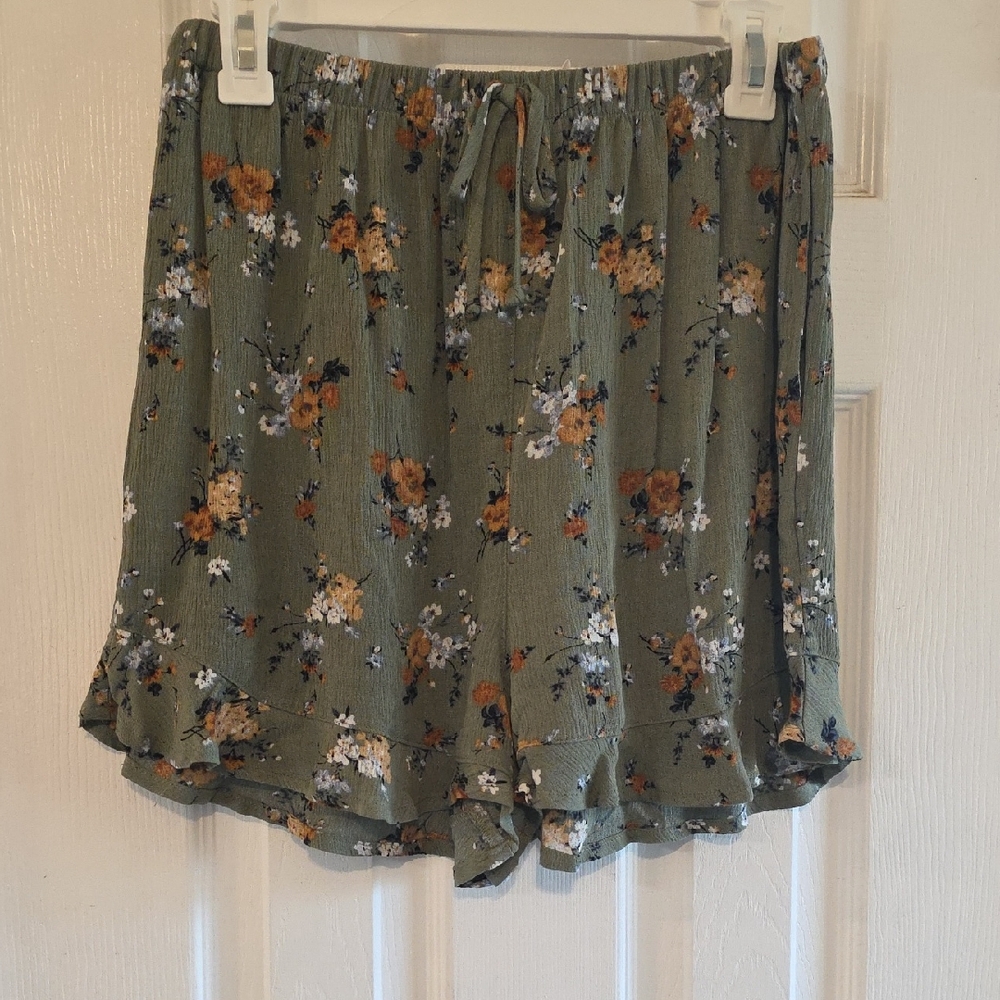 NWT Floral Green Ruffle Shorts